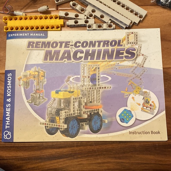 Thames & Kosmos remote control machines construction kit, like new - Picture 10 of 10